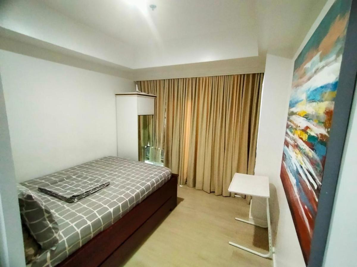 Beach Front Living In The Heart Of The City, Azure Residences Manila Kültér fotó
