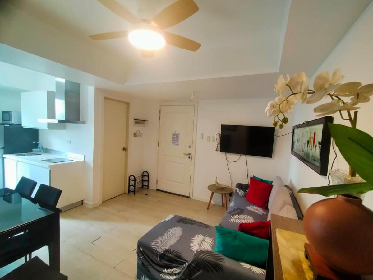 Beach Front Living In The Heart Of The City, Azure Residences Manila Kültér fotó