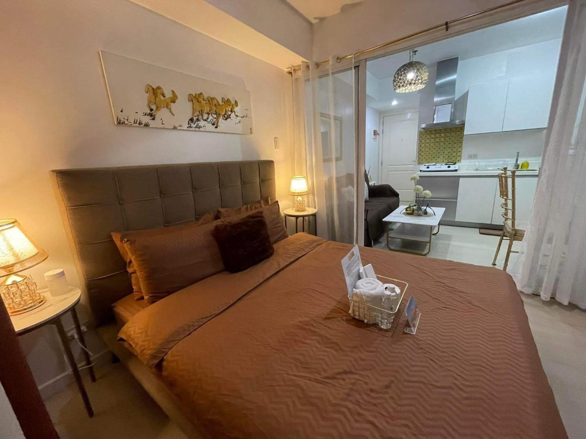 Beach Front Living In The Heart Of The City, Azure Residences Manila Kültér fotó
