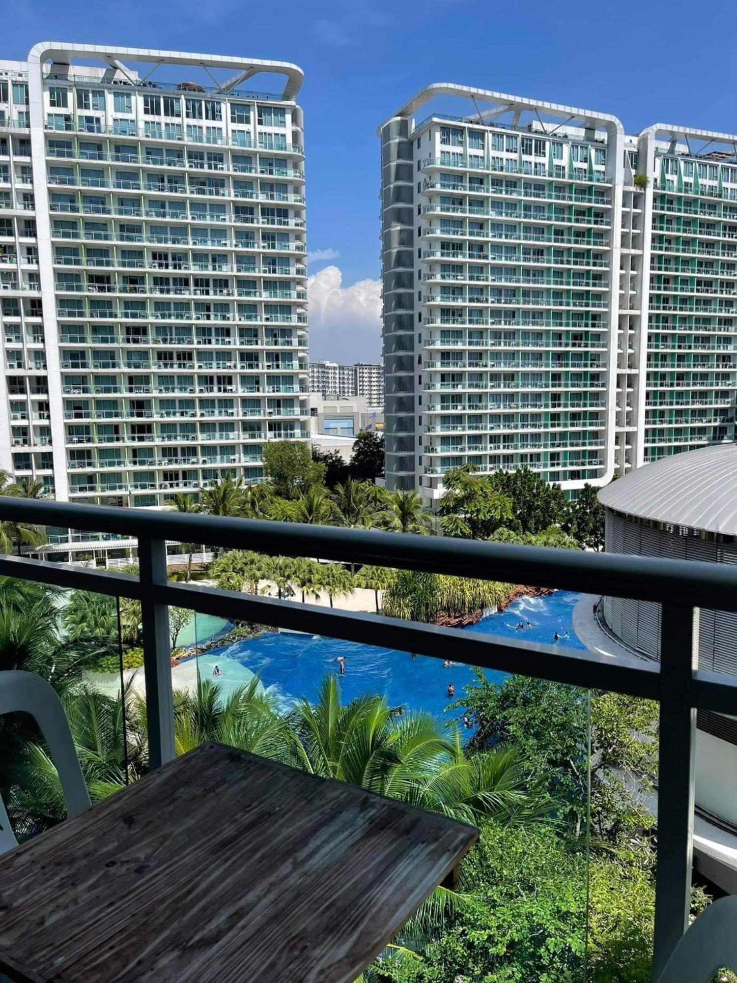 Beach Front Living In The Heart Of The City, Azure Residences Manila Kültér fotó