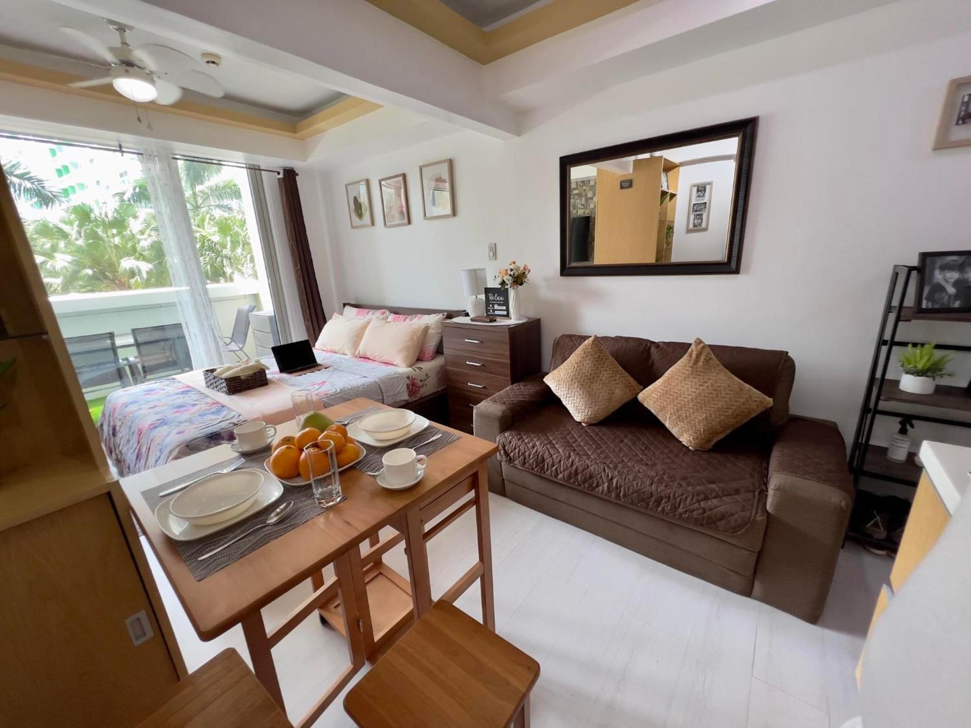 Beach Front Living In The Heart Of The City, Azure Residences Manila Kültér fotó