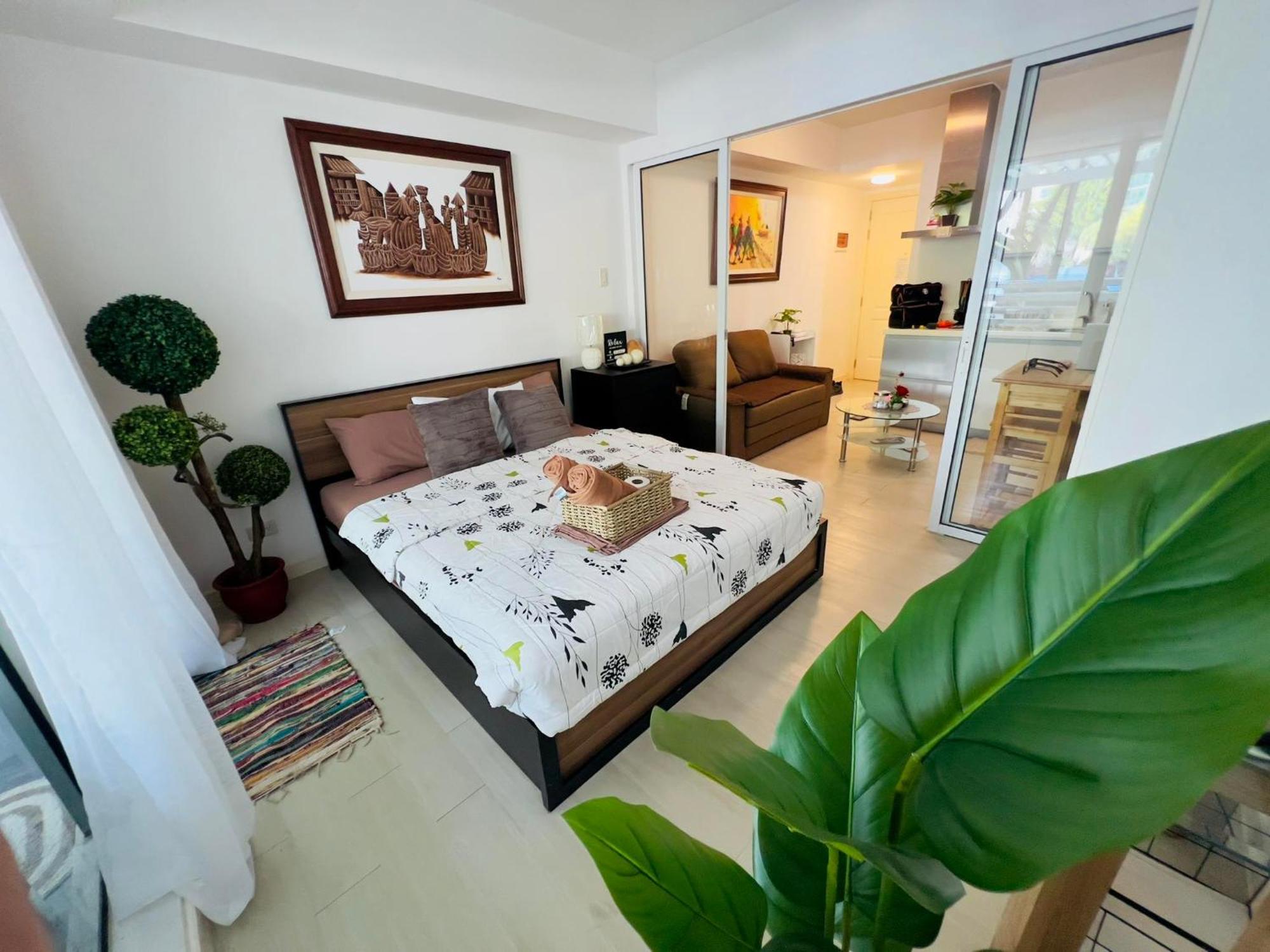 Beach Front Living In The Heart Of The City, Azure Residences Manila Kültér fotó