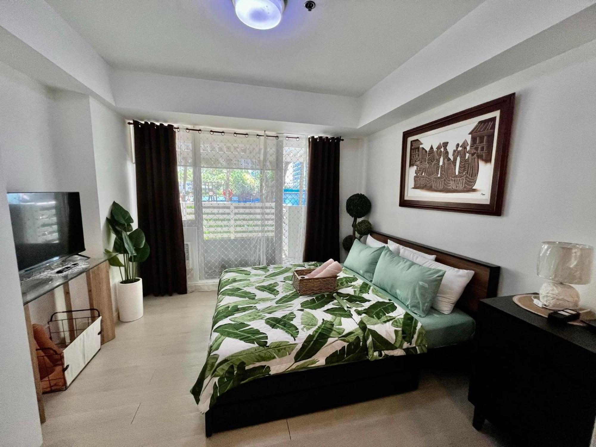 Beach Front Living In The Heart Of The City, Azure Residences Manila Kültér fotó