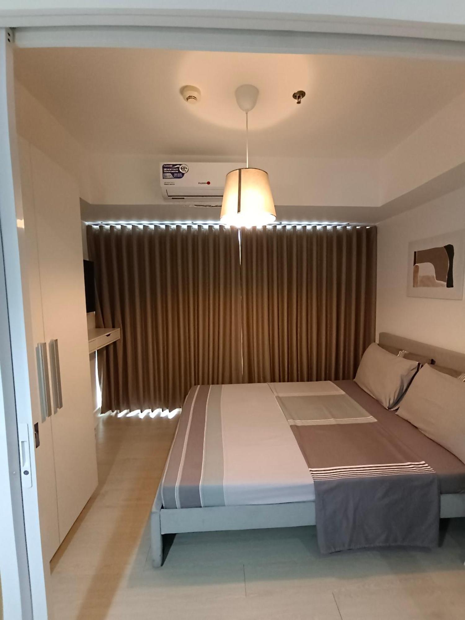 Beach Front Living In The Heart Of The City, Azure Residences Manila Kültér fotó