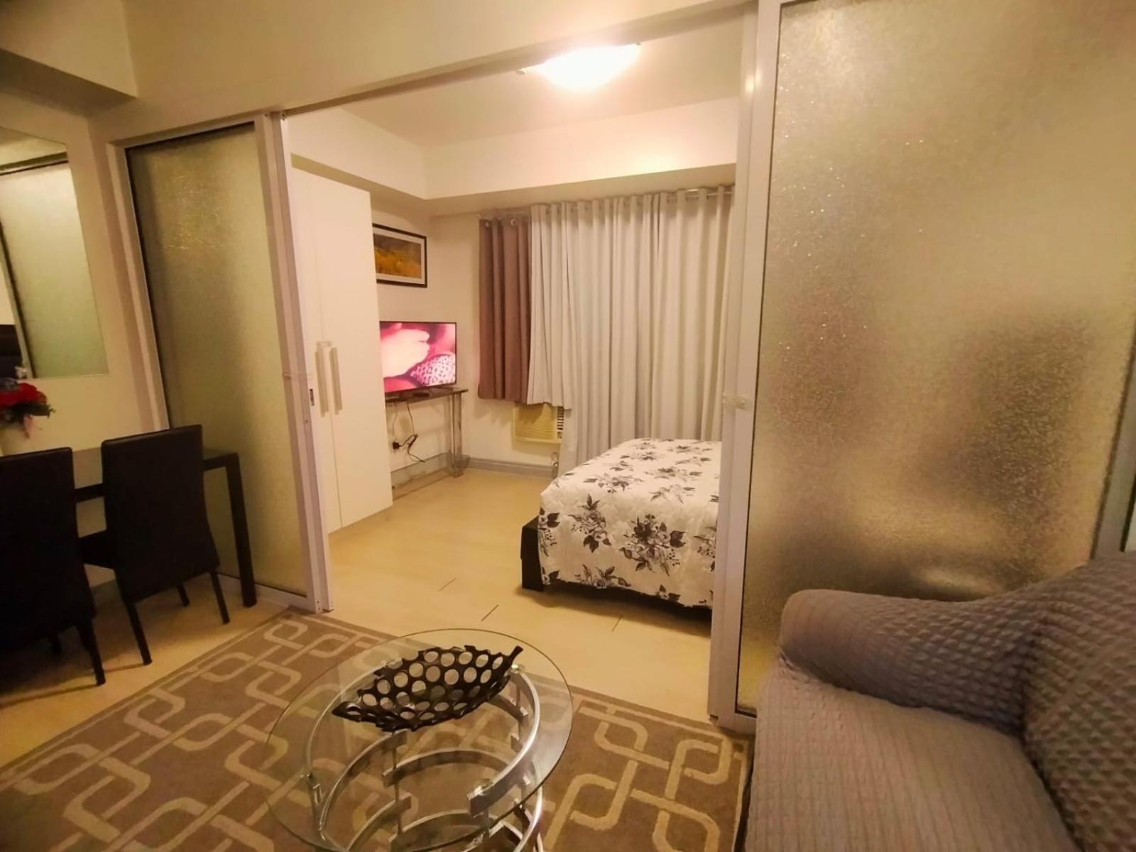 Beach Front Living In The Heart Of The City, Azure Residences Manila Kültér fotó