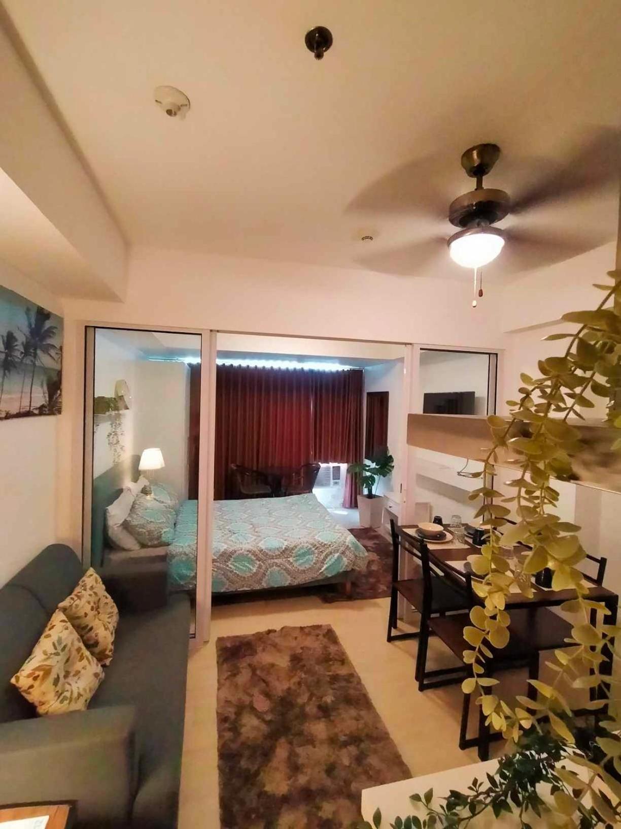 Beach Front Living In The Heart Of The City, Azure Residences Manila Kültér fotó