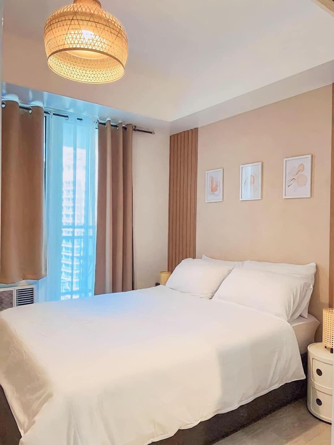 Beach Front Living In The Heart Of The City, Azure Residences Manila Szoba fotó