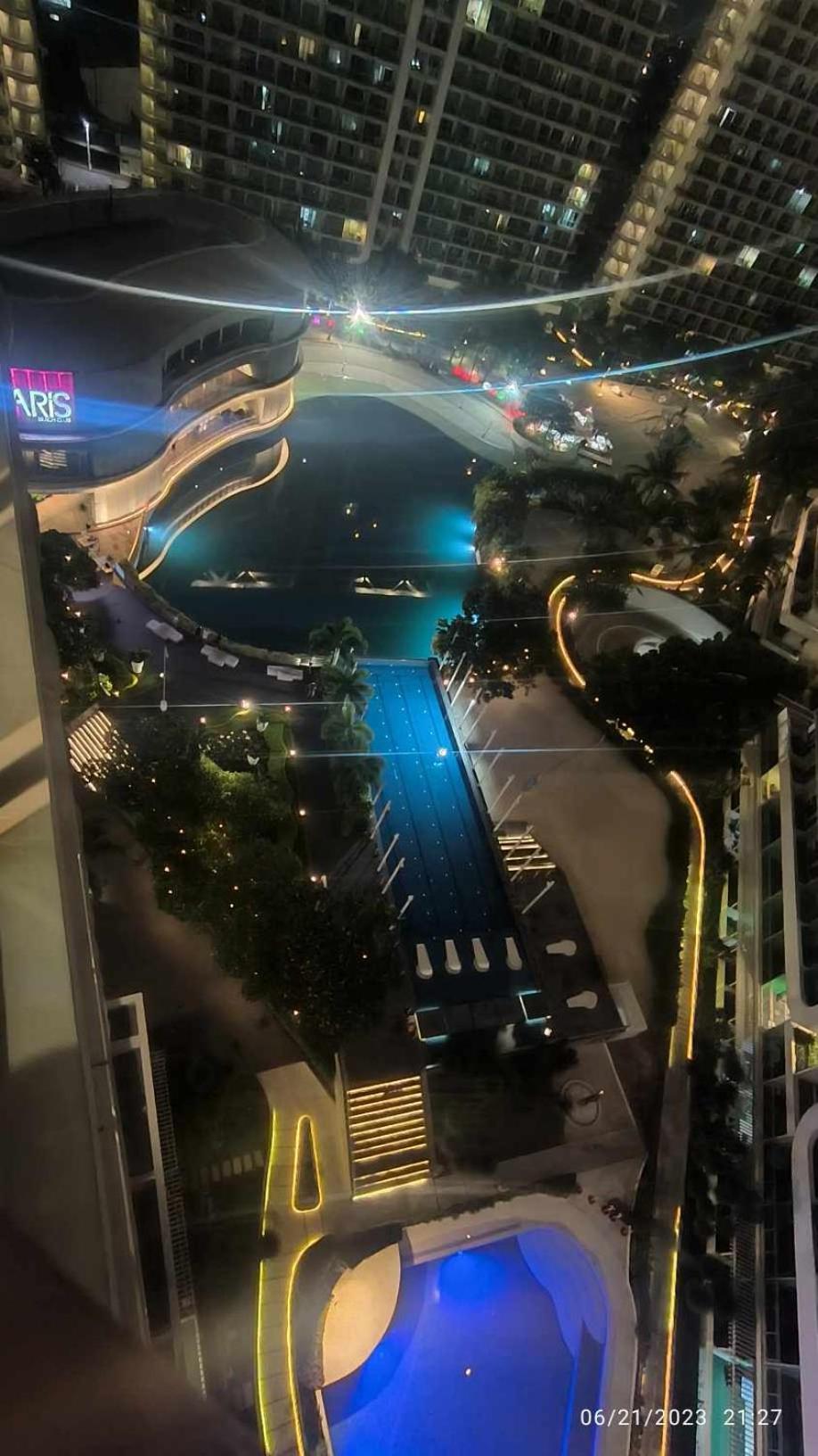 Beach Front Living In The Heart Of The City, Azure Residences Manila Kültér fotó