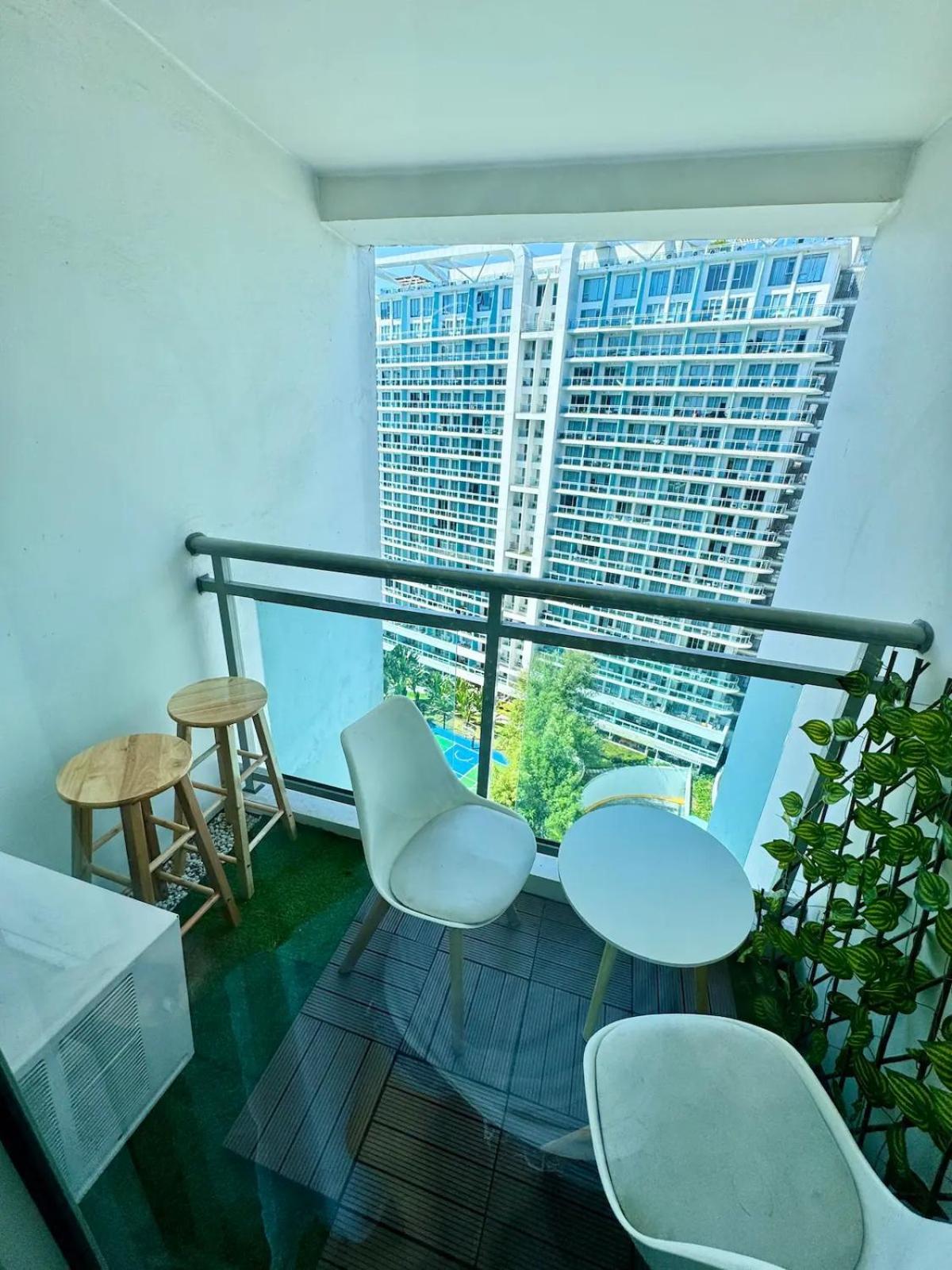 Beach Front Living In The Heart Of The City, Azure Residences Manila Kültér fotó